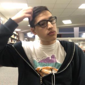 Meet your Posher, Luis